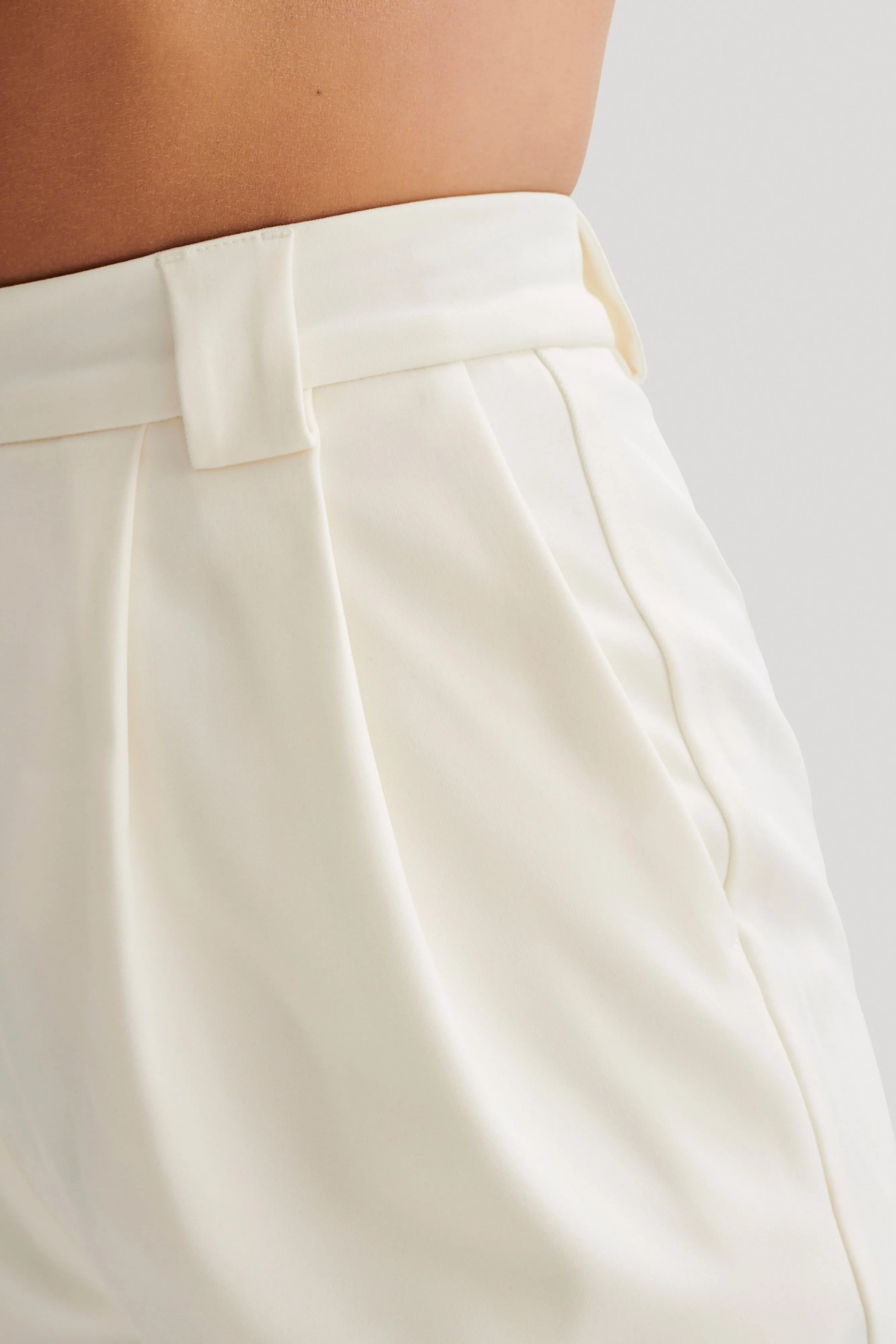 Sigourney Suiting Shorts - Ivory